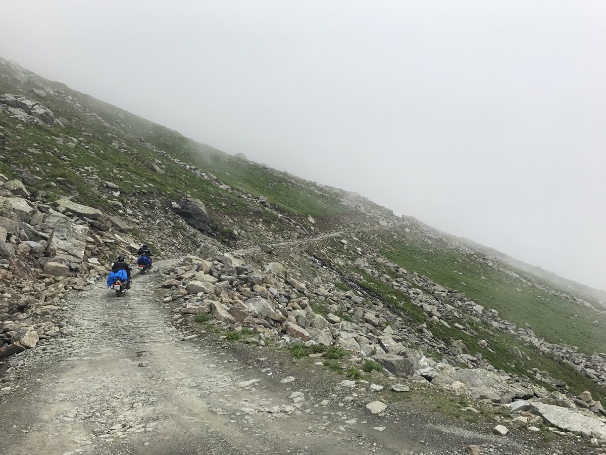 AnmolMat's tweet photo. Be willing to step outside your comfort zone once in a while.
.
.
.
#sachpass #sach #pass #mountains #memories #hellofaride #dangerous #curves #iphonephotography #sjcam #royalenfieldclubnoida #rider #traveller #royalenfield https://t.co/LvZULs0tF2