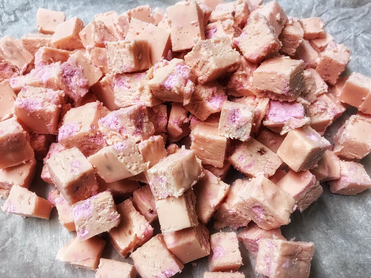 FabFudge_UK's tweet photo. Good evening @TheoPaphitis #sbs. We are FabFudge, a small family fudge producer creating over 15 handmade #dairyfree Fudges!

Our flavours include Creme Egg, Vanilla, Chocolate Orange &amp; the world's FIRST Vegan Baileys Almande Fudge!

Visit us today @ https://t.co/O9xqZPrR44 https://t.co/P8X2K0htFk