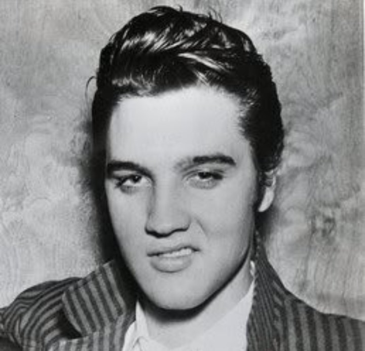 Elvis and his Lip Curl #lipcurl