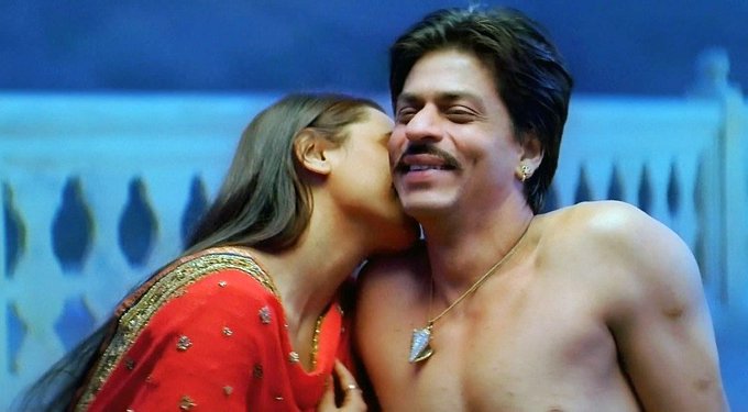 _samia_Khan's tweet photo. Happy paheli anniversary Shah @iamsrk Sexy wale bhoot muaahhhh sorry m late to wishing you 😮😆💋 #13YearsOfPaheli https://t.co/aVBKQvLQyK