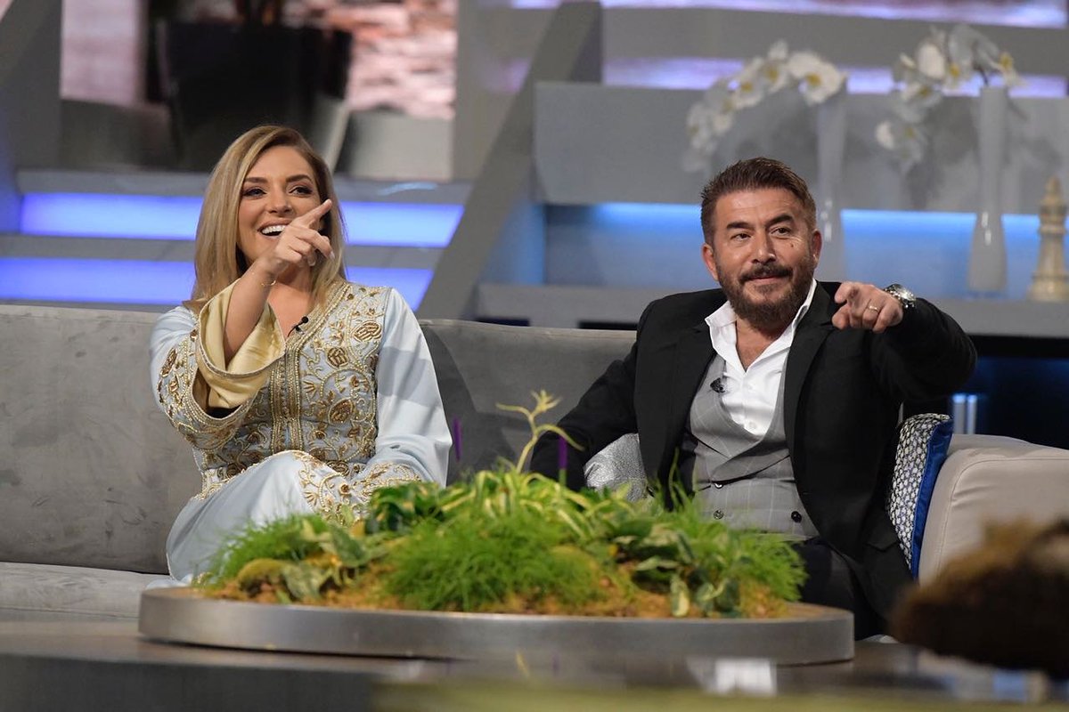 الليلة رح نكون ضيوف الاعلامي الصديق مصطفى الآغا في برنامج #اصداء_العالم  الساعة الواحدة بتوقيت الامارات ومنتصف الليل بتوقيت سوريا ولبنان والسعودية علة قناة MBC1
#عابد_فهد #زينة_يازجي #مصطفى_الاغا 
<a href="/mustafa_agha/">#مصطفى_الآغا Mustafa Agha</a> <a href="/zyazigi/">Zeina Yazigi</a> <a href="/mbc1/">MBC1</a>