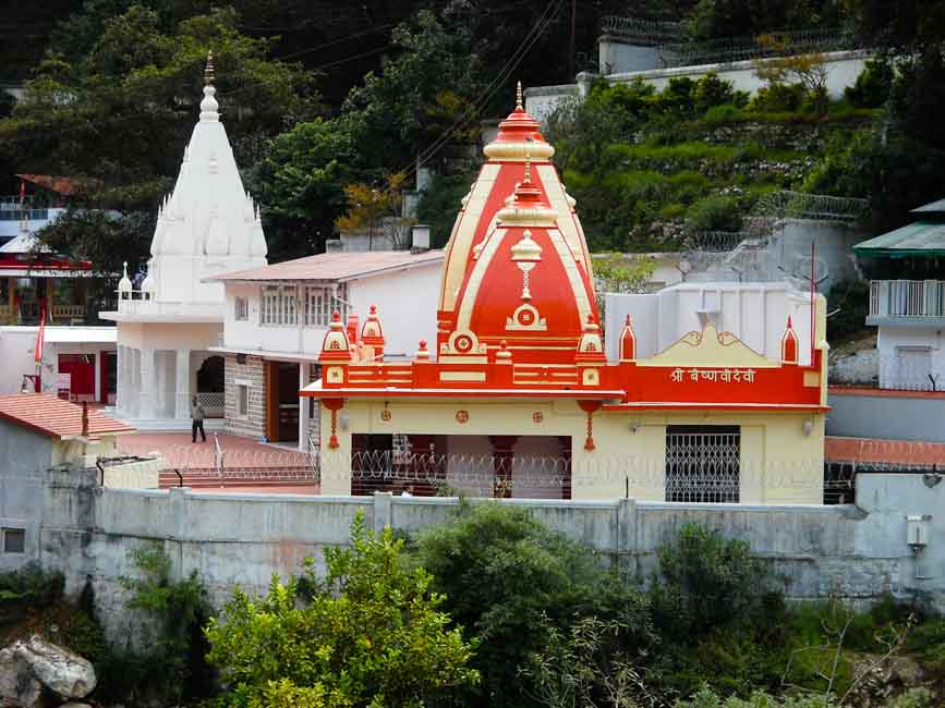 media393's tweet photo. ASHRAM RAFFLE 2018!

1st Prize: 
One round-trip ticket to India*

2nd Prize: 
A silver amulet with a piece of a blanket worn by Maharaj-ji inside

3rd Prize: 
A plaid wool blanket blessed on Maharaj-ji’s takht in the temple room in Taos

Learn more: https://t.co/sV2ki9wc0L https://t.co/xIFQd2oDD1