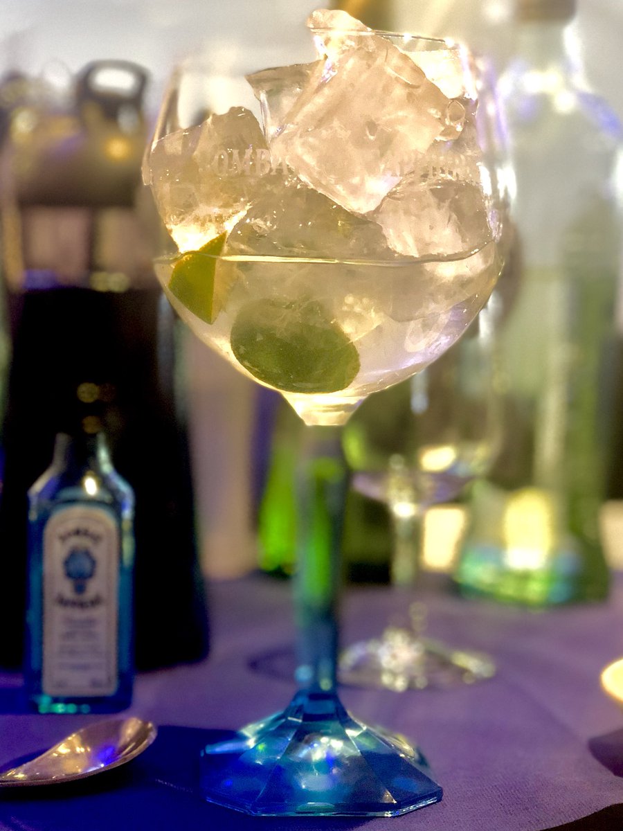 SimonTillyer's tweet photo. @BombaySapphireB #bombaysapphire https://t.co/0w08ZO0iPp