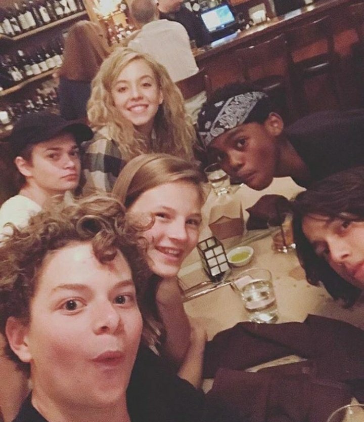 kemalinesweety's tweet photo. no puedo explicar lo que extraño a estas personitas y el fandom unido pidiendo por la s2, se rompió mi corazón https://t.co/JFY8zzS7Ar