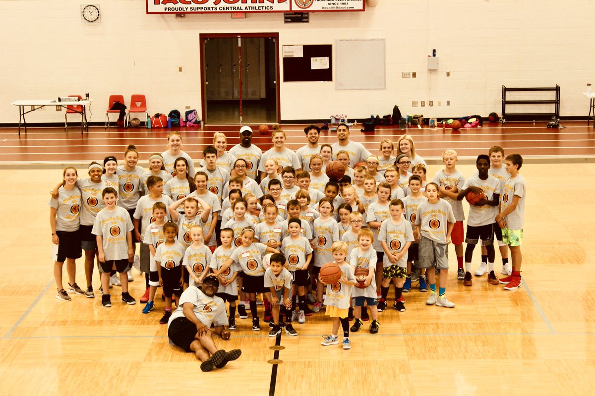 CoachMDent's tweet photo. Great turnout for the first Wyoming Hoops Camp! Such a fun couple of days! #WyoHoops https://t.co/9Itc8VA1na