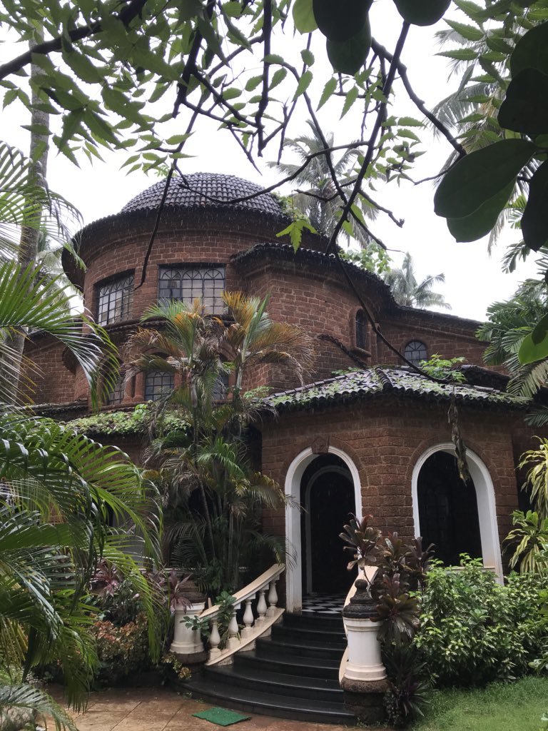 chotisikhidki's tweet photo. This beauty in the bylanes of Northgoa❤️❤️❤️😍😍😍#domestructure @TourismGoa #heritage #local construction #architecture https://t.co/A2ExrgeznK