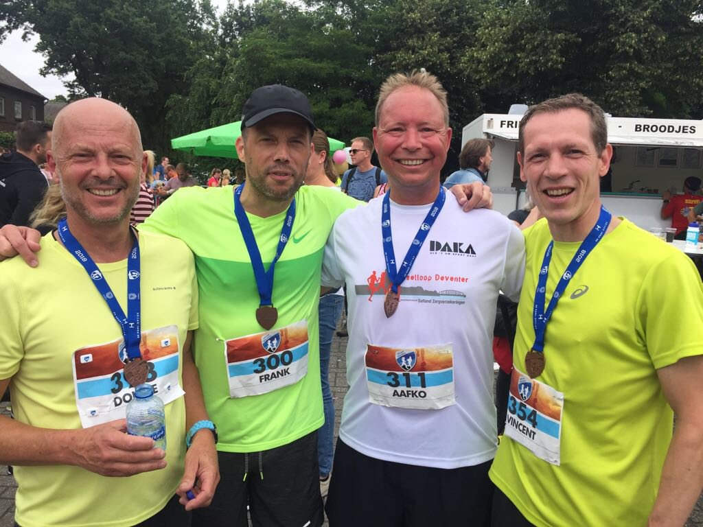 Met vier leden van <a href="/Bestuursraad/">BR Empel & Meerwijk</a> meegedaan aan de 5 km van <a href="/OmloopvanEmpel/">Omloop van Empel</a>. Wat een mooi evenement hebben we hiermee toch in ons dorp, complimenten voor organisatie en vrijwilligers! #Empelleeft!