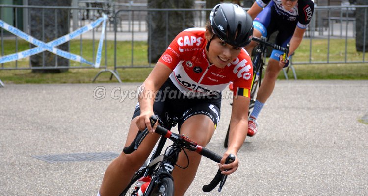 Foto's van de wedstrijd bij de Elite Dames op het <a href="/HighTechCrit/">High Tech Crit Festival</a> festival in Eindhoven. Winst was er voor Evy Kuijpers uit Someren. Check de foto's op cyclingfanatics.nl/fotos-high-tec…
