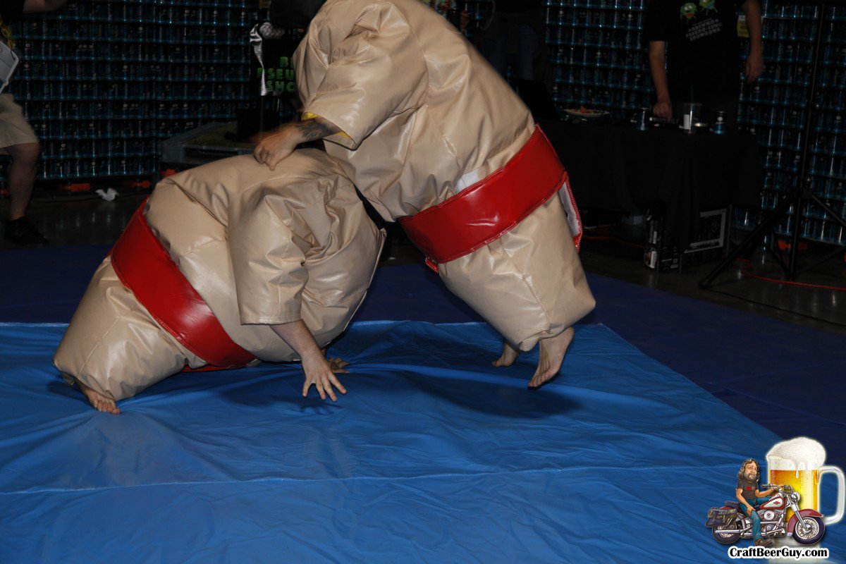 1CraftBeerGuy's tweet photo. #photos @ThreeWeavers 1st Annual Pseudo-Sumo Showdown #LABW10 #drinklocal #independentbeer #craftbeer https://t.co/dSzQ5OORLr https://t.co/ObPqKKm5MF