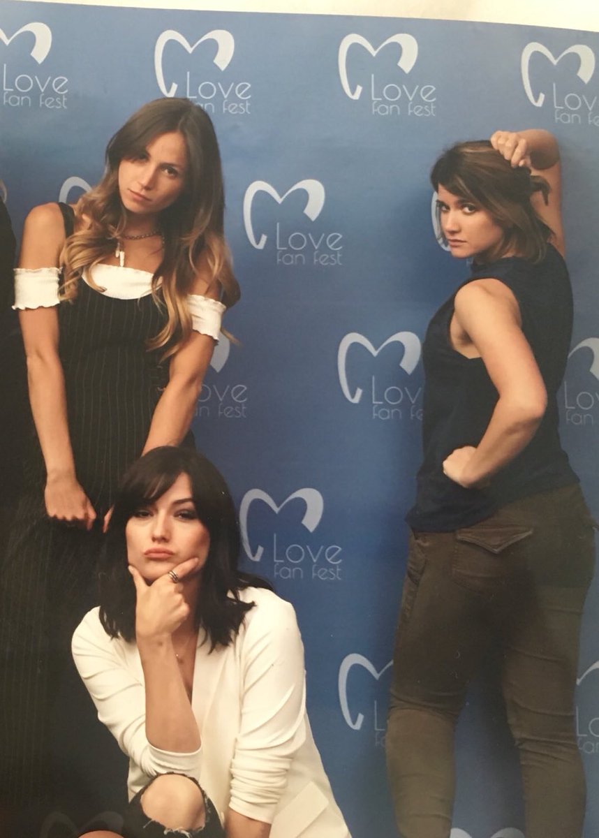Gabbe_Nasc's tweet photo. My favorites 👏❤ It's so fantastic my ladies together ❤
.
.
.
.
.
.
.
#EARPERS #FandomCollide #WynonnaEarp #Carmilla #Creampuffs #hollstein #natashanegovanlis #elisebauman #natlise #DominiqueProvostChalkley https://t.co/CGgATQHTmg