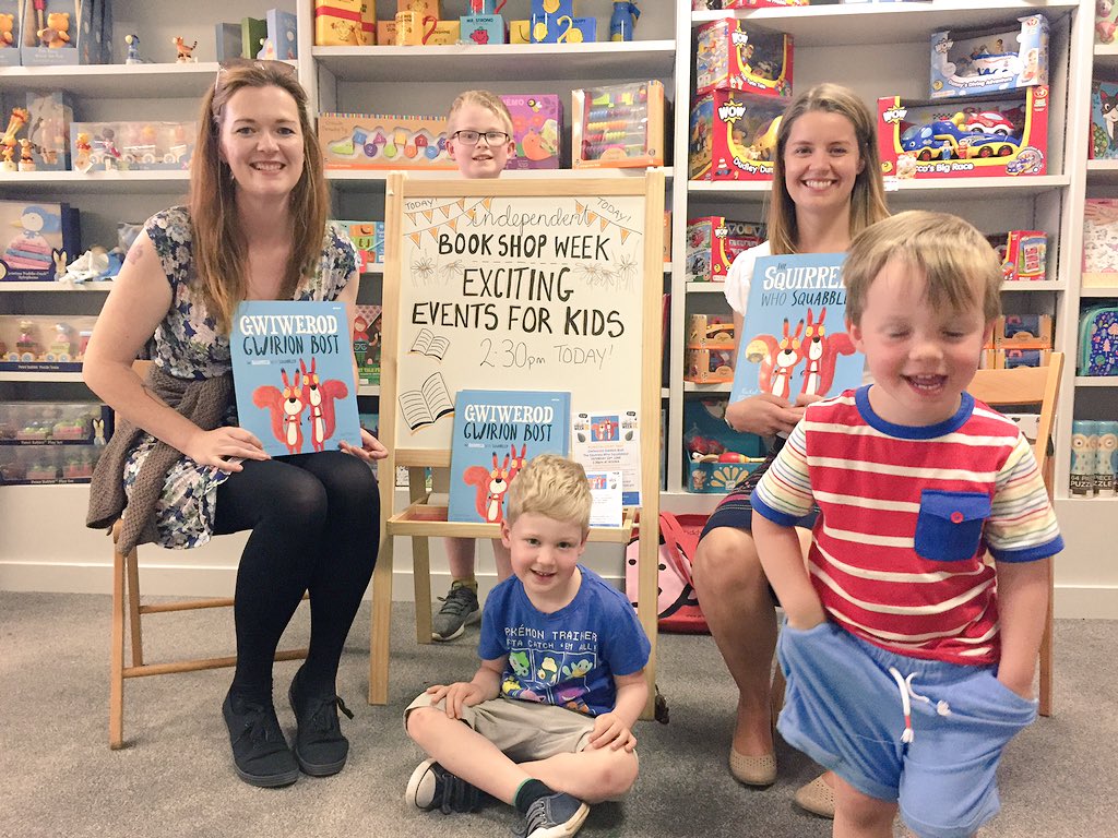 We had lots of fun at our Bi-lingual Storytime. Thanks @ManonSteffanRos and #HannahButler. We love #SqirrelsWhoSquabbled @_JimField @HachetteKids @Rachel_Bright2 and enjoyed listening to it in Welsh and English #IBW18
