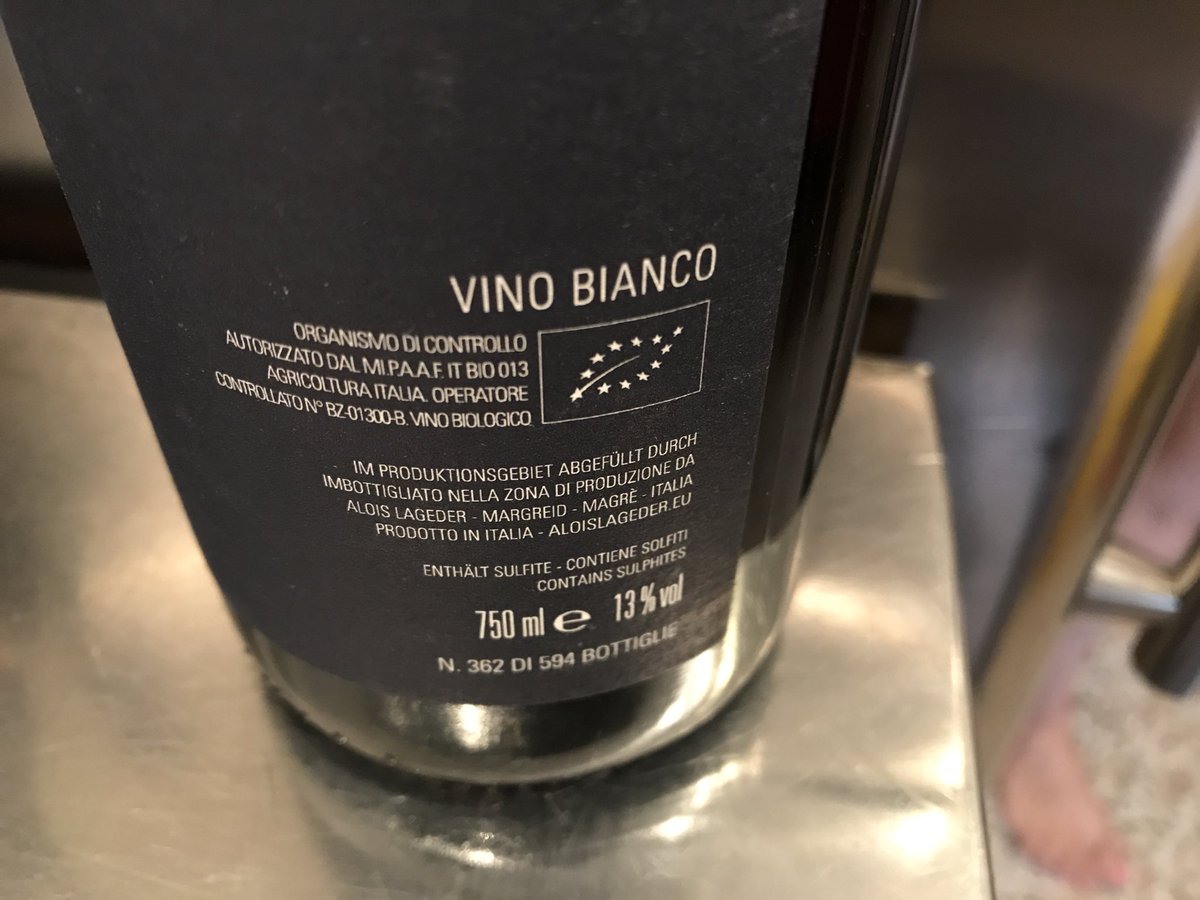 Andrea_Radic's tweet photo. Amici #winelover questa sera il grande #Alois #Lageder con una delle sue #comete un vino che è ricerca, espressione, innovazione. Tutto da gustare per sentori e carattere https://t.co/jI5flZR5Gu