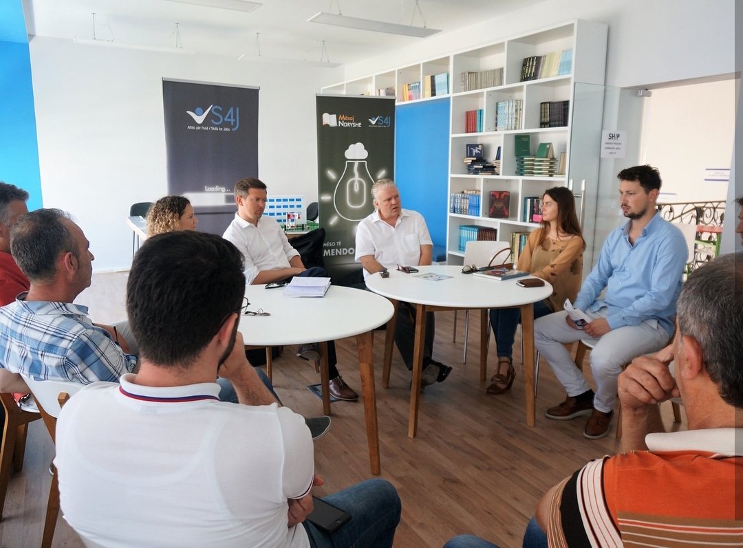 loreta_hysa's tweet photo. #electriccars in Albanian VET Schools 🚗🍃

Representatives of VDA and HWK in Germany on a visit for a potential collaboration in the field of e-Mobility, on Training and Curricula Development

@saytaxialbania @AutoyouAlbania @skills_for_jobs https://t.co/A3HADuYyNh