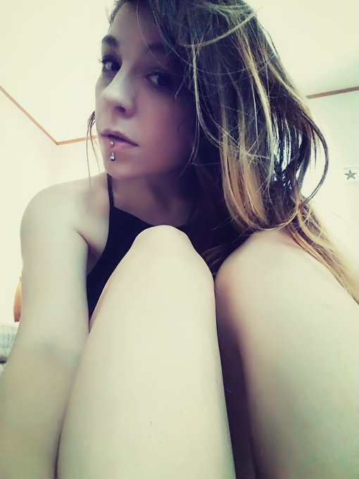 Sunday afternoon 🌥️ #summer #summertime #summer2018 #June #sundayfunday #me #selfshot #stoner #altgirl<a href="/tag/summer"class="tags">#summer</a><a href="/tag/summertime"class="tags">#summertime</a><a href="/tag/summer2018"class="tags">#summer2018</a><a href="/tag/me"class="tags"><span>#me</span></a><a href="/tag/sundayfunday"class="tags"><span>#sundayfunday</span></a><a href="/tag/june"class="tags"><span>#june</span></a><a href="/tag/altgirl"class="tags"><span>#altgirl</span></a><a href="/tag/girlswhosmoke"class="tags"><span>#girlswhosmoke</span></a>