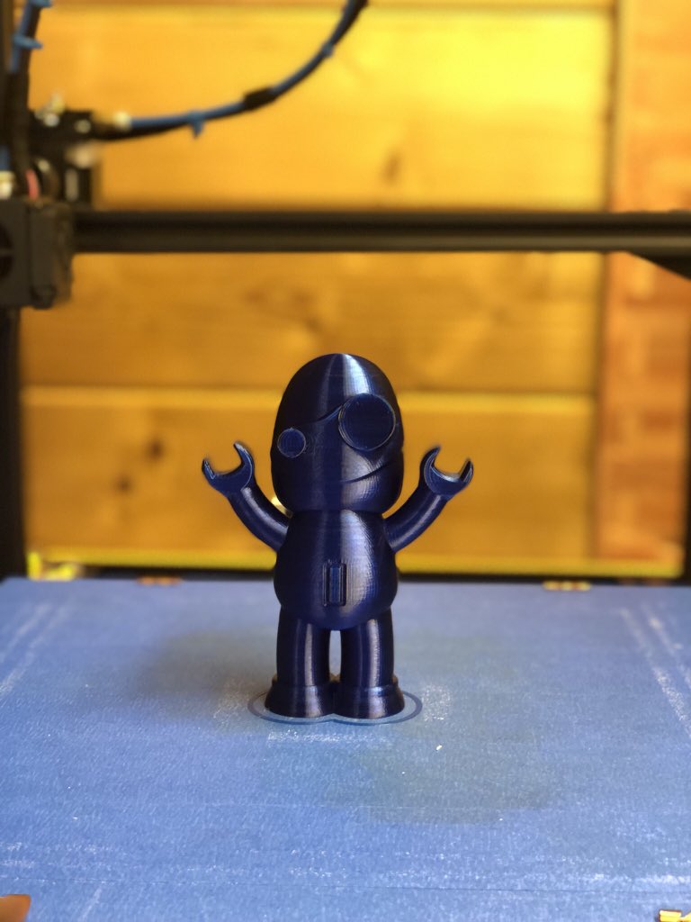 FilamentFrenzy's tweet image. The new #SPANNERBOT is complete 😮 Printed on my @Creality3D CR-10 using @SpannerHands3D Translucent Blue PETG Printed at 150% scale 0% infill and 3 outline Perimeters within @Simplify3D 😍