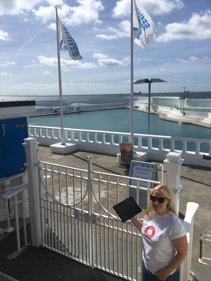 PenzanceHour's tweet photo. Jubilee Pool
Our  new queue-busting handheld till has arrived and here is our lovely  kiosk receptionist Flo trying it out. We hope this will help us fast  track season ticket holders and we will use it on busy days to keep  queue times as low as possible. #queuebusting #pool #lp https://t.co/bR7rl55jZM