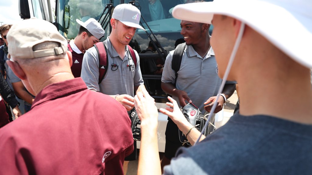 HailStateBB's tweet photo. What a welcome home!!

NOBODY shows up &amp; shows out like our fans!

#HailState🐶 | #OmaDawgs https://t.co/EZptTX4Fzk
