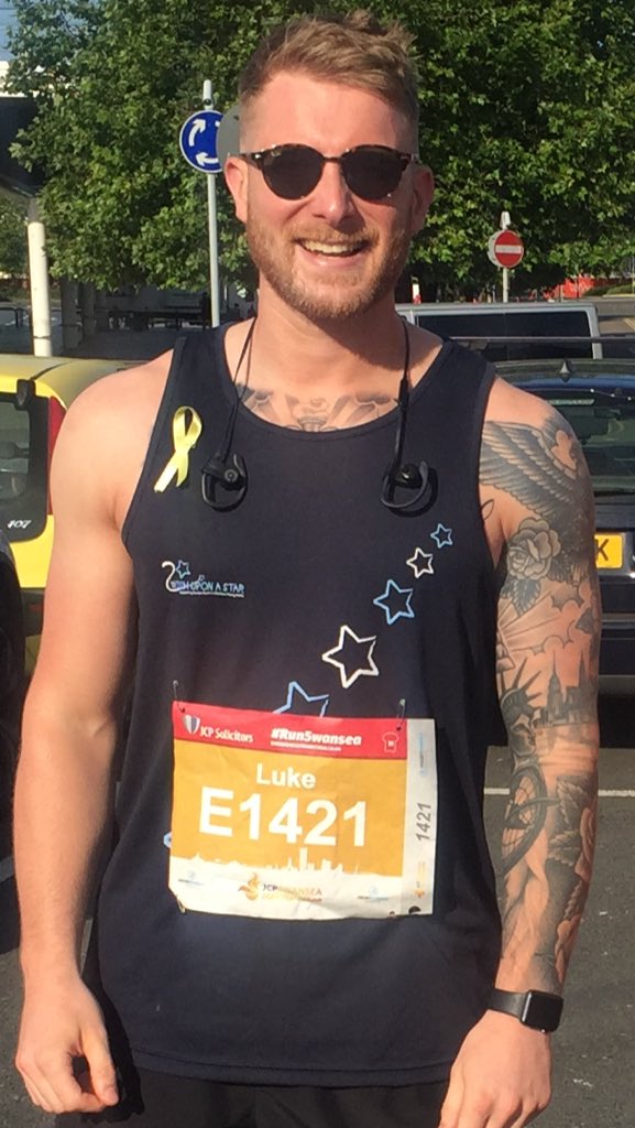 Andrew_Bowen_RN's tweet photo. Me and Luke completed our first ever half marathon in memory of @RyanBee98 today raising money for @2wishupon thanks to everyone who supported us 🦁💛 miss you Ry6 x https://t.co/TrXdLpjinV