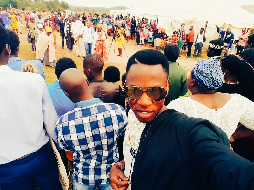 sthehdaprince's tweet photo. I am a Proudly African i like more when we go traditional #umabo https://t.co/XfV9Dyk5nk