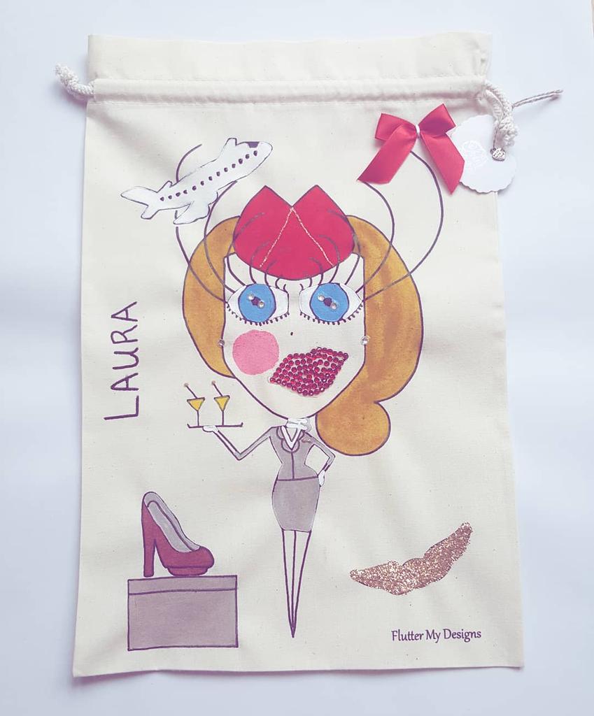 FlutterMyDesign's tweet photo. 👠Check out @lauraanderson1x from @LoveIsland cabincrew shoe bag ✈ #CabinCrew https://t.co/hFzGmn52P0