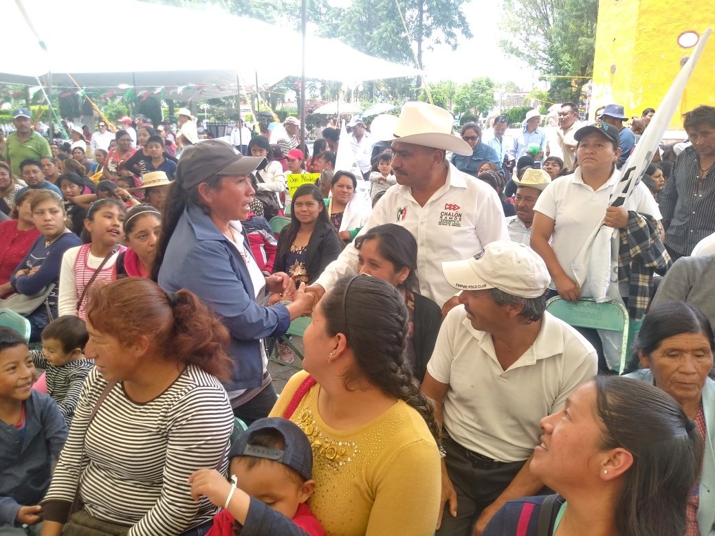 Chalon_Ramos's tweet photo. Junto con @EnriqueDogerG_ @SergioJuarezMtz, @H_AguilarV y @JuanCLastiri, cerramos campaña en #Tepeaca reuniéndonos con la población de la zona.
Comprometido estoy de trabajar desde el Congreso local por el desarrollo regional en el Distrito 13 local. https://t.co/6InrLWR9tp