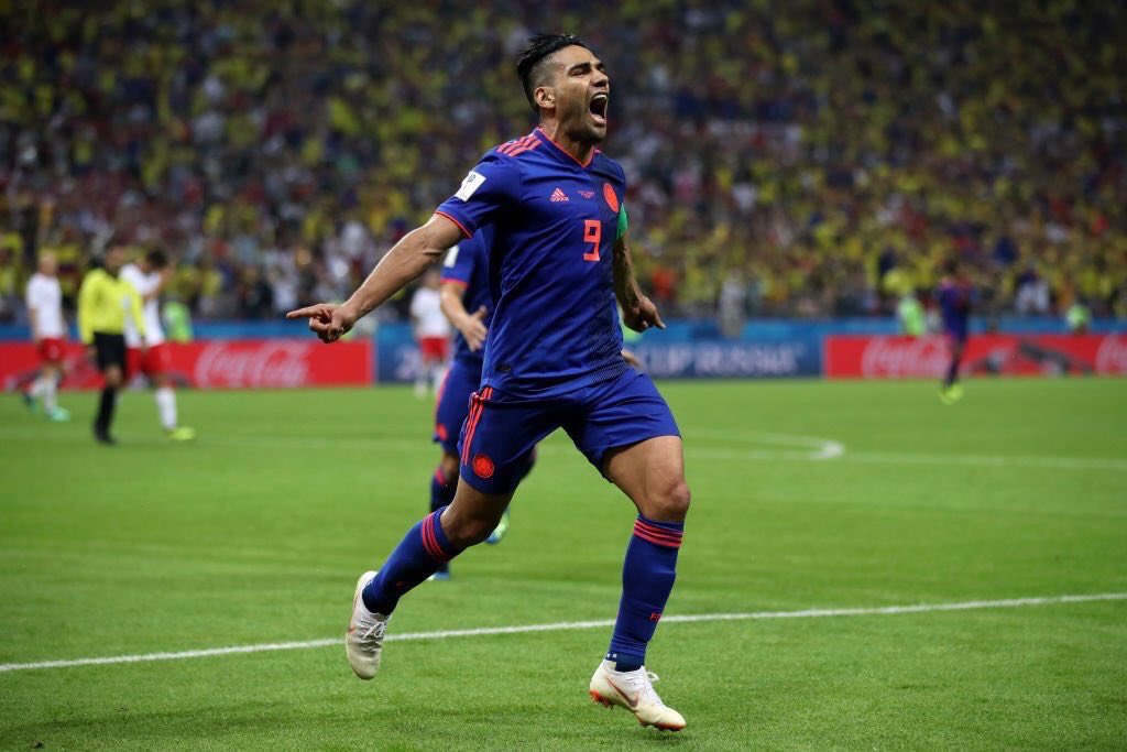 Tuitologia's tweet photo. Falcao ejemplo de superación. 

Nunca te des por vencido en la vida, un día crees que todo se te viene abajo y al otro vuelves como el Ave fénix. https://t.co/4r0vs9IVer