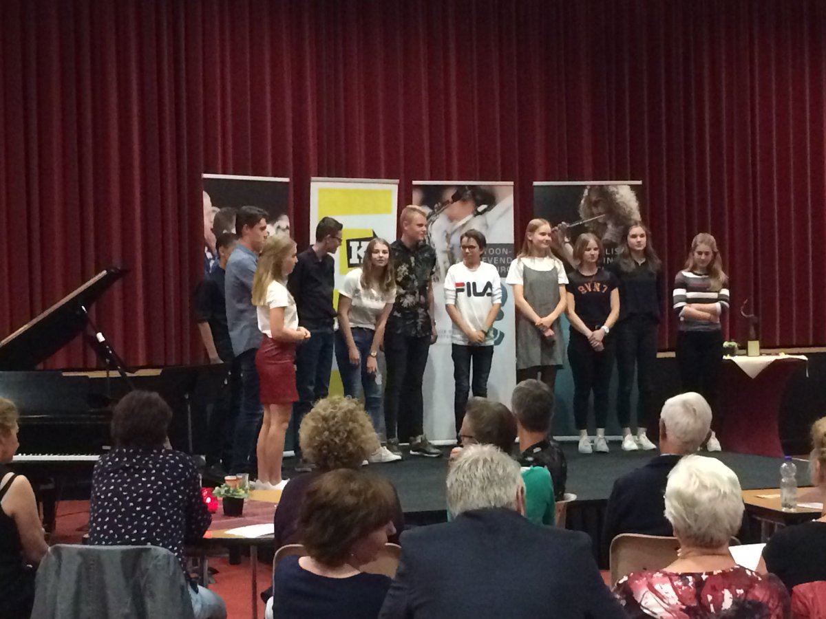 A_Wintraecken's tweet photo. Nu bij #prijsuitreiking Finale Jonge Solisten @LBMblaasmuziek door @NoelLebens https://t.co/j0b8ebdtps