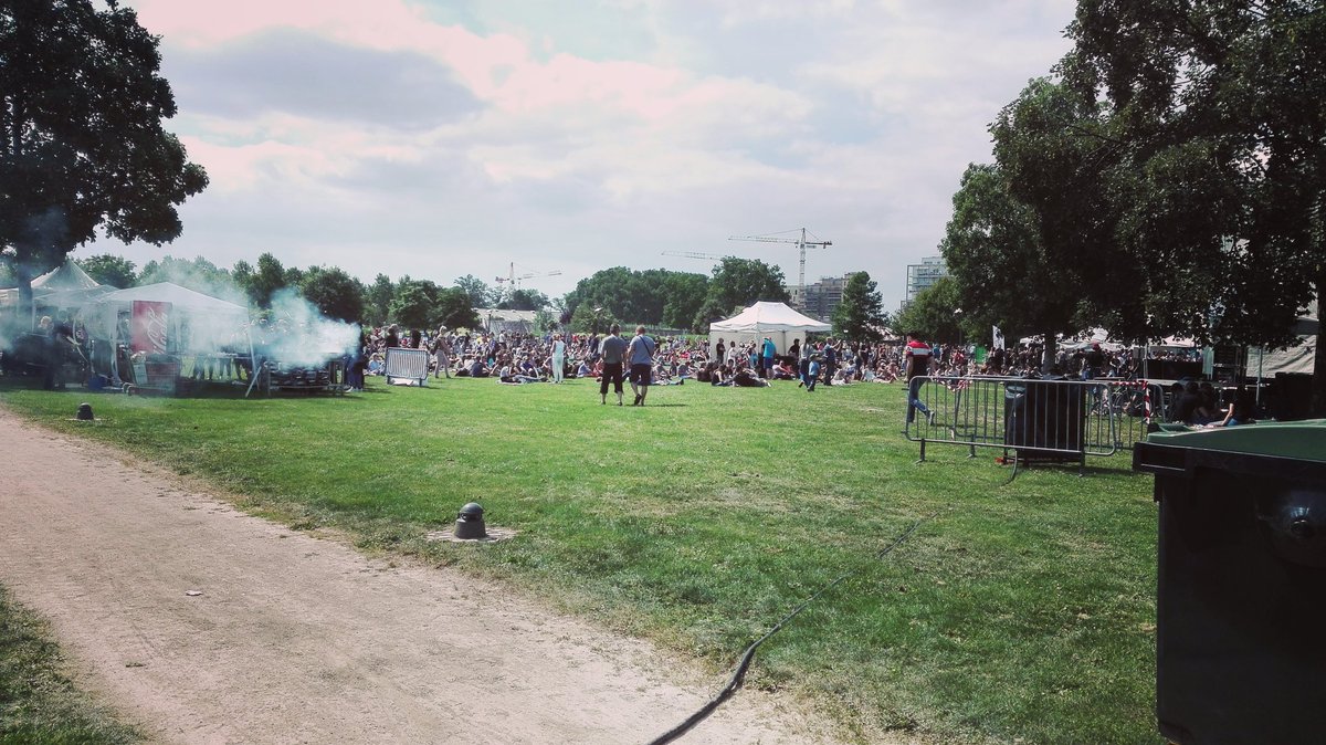 LauraDem96's tweet photo. Les Pelouses Sonores, c'était à #Strasbourg au #Jardin des deux rives // #Funk #Soul #Jazz https://t.co/XF0Z5rmEr2