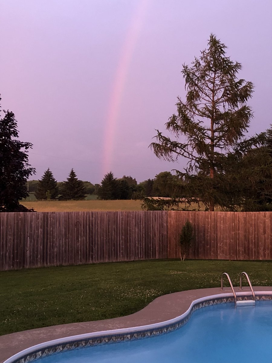 wendyl500's tweet photo. A rainbow on #Pride2018 in Toronto!  Perfect! https://t.co/Q8a1AXz5Cm