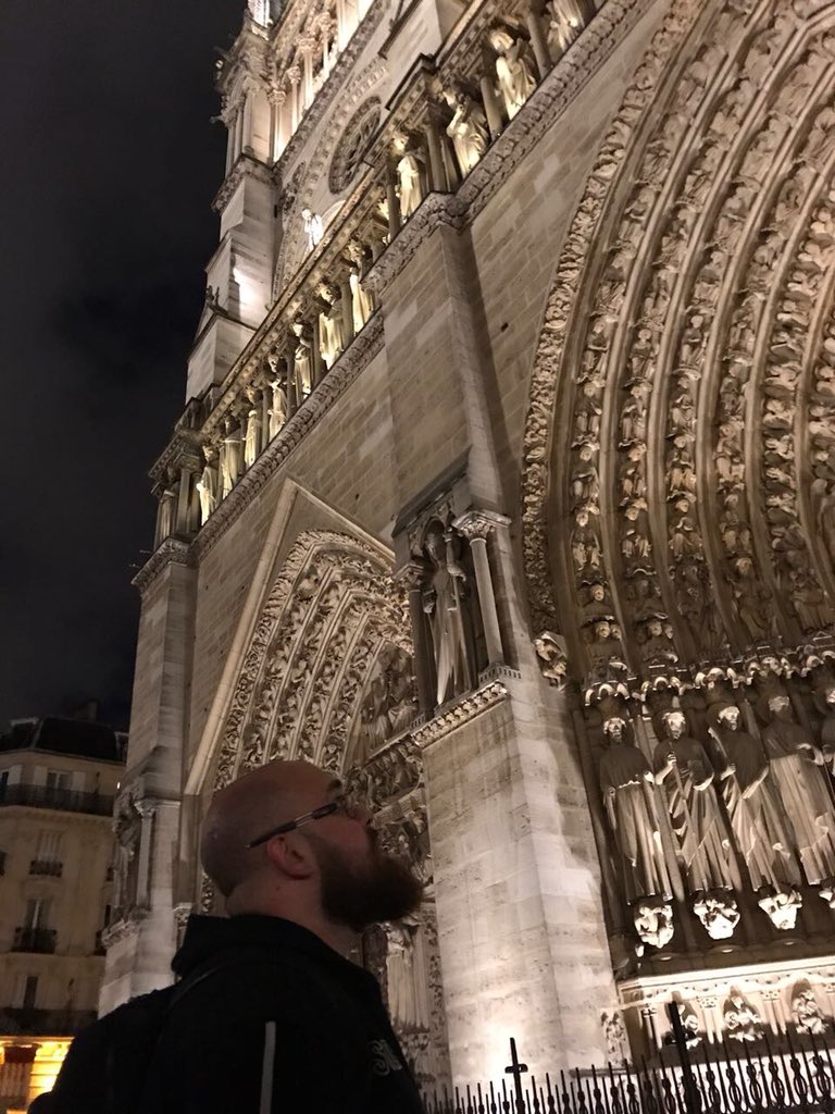 Notredame!! #france #frança #Français #NotreDame #europe #europa #eurotrip #mochilao #mochilando #viagem #viagens #barbanomundo