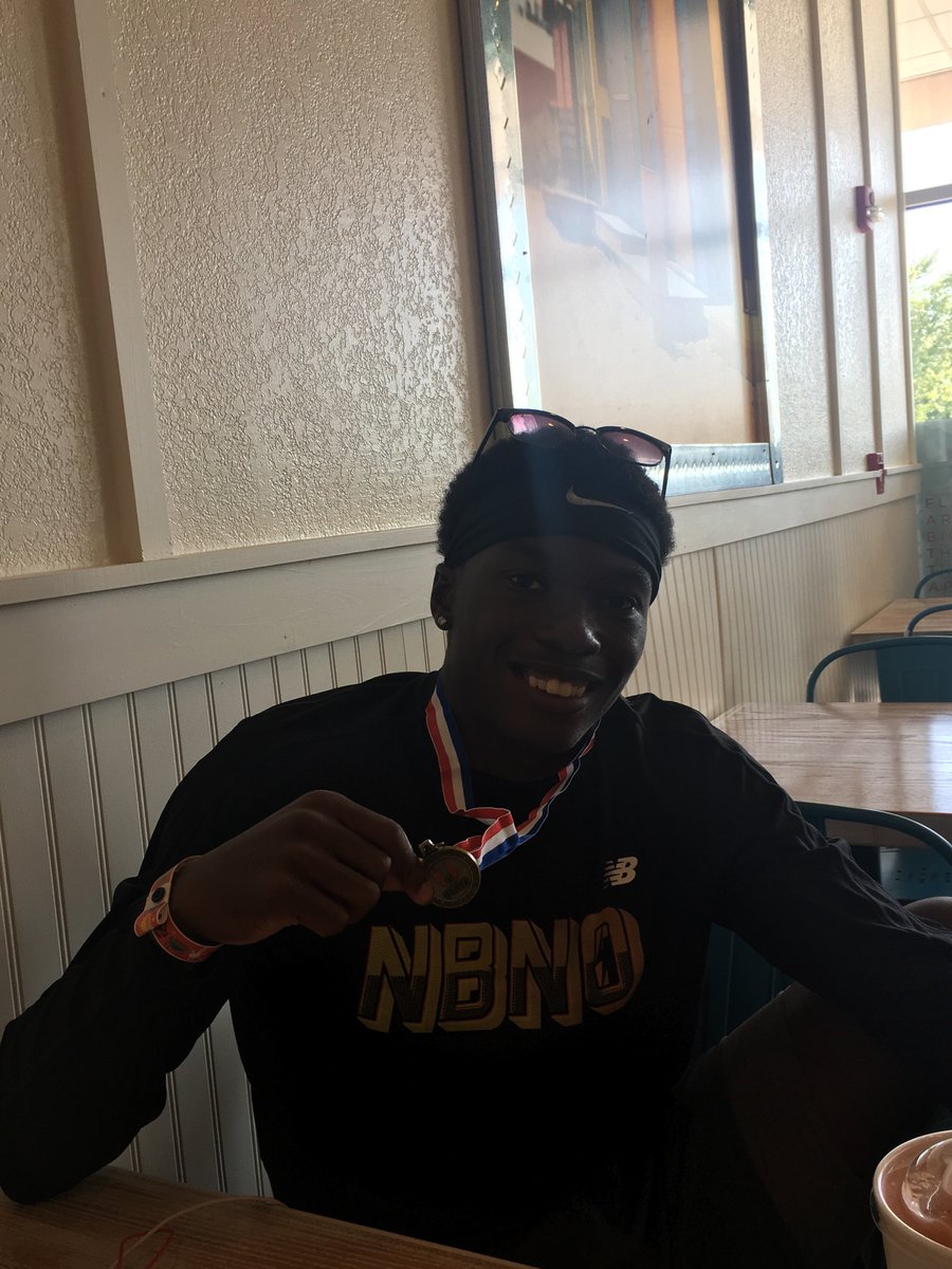 charlesweathers's tweet photo. Let me introduce you to the 2018 #USATF 17-18 y/o Triple Jump SC State Champion Darius Weathers #HandzDown Track Club #Irmo alum thanks Coach Russell Smith https://t.co/LQVcXXoOEP
