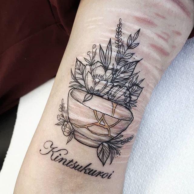 Kintsugi is apparently hard to tattoo. (Done by Micki @ Loose Screw in  Richmond) : r/tattoo