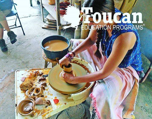 studyinbelize's tweet photo. Did you know that many home & kitchen utensils, art pieces and jewelry were made from clay since Belize was strongly inhabited by the Mayan Civilization? To this day, clay is used for souvenirs as well as jewelry. #funfacts #culture #traditions #history #knowbelize #studyabroad https://t.co/8jcvJE00Fo