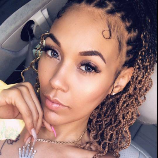 swipeonsite81ny's tweet image. 🙌 YASSS It's time for a great show 🎀OoUuDESiBABY🥇:#Cooking #cleanin
liveme.com/share/index_li…