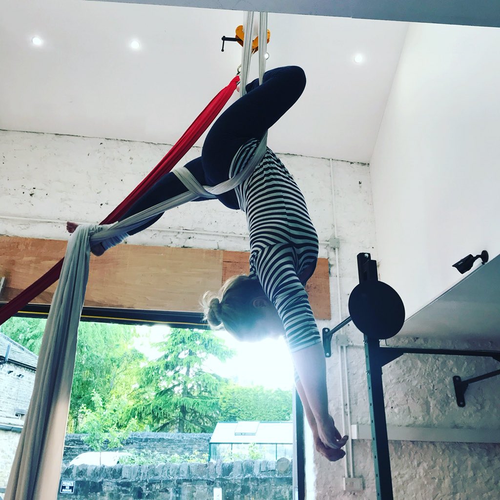 charlotte_e1790's tweet photo. Been working on a few cheeky moves recently at training... New routine in the making ๐คธ๐ผโโ๏ธ๐คธ๐ผโโ๏ธ๐คธ๐ผโโ๏ธ #aerial #silks #newroutine #stillpractising #needmusic https://t.co/U63q7fm6SI