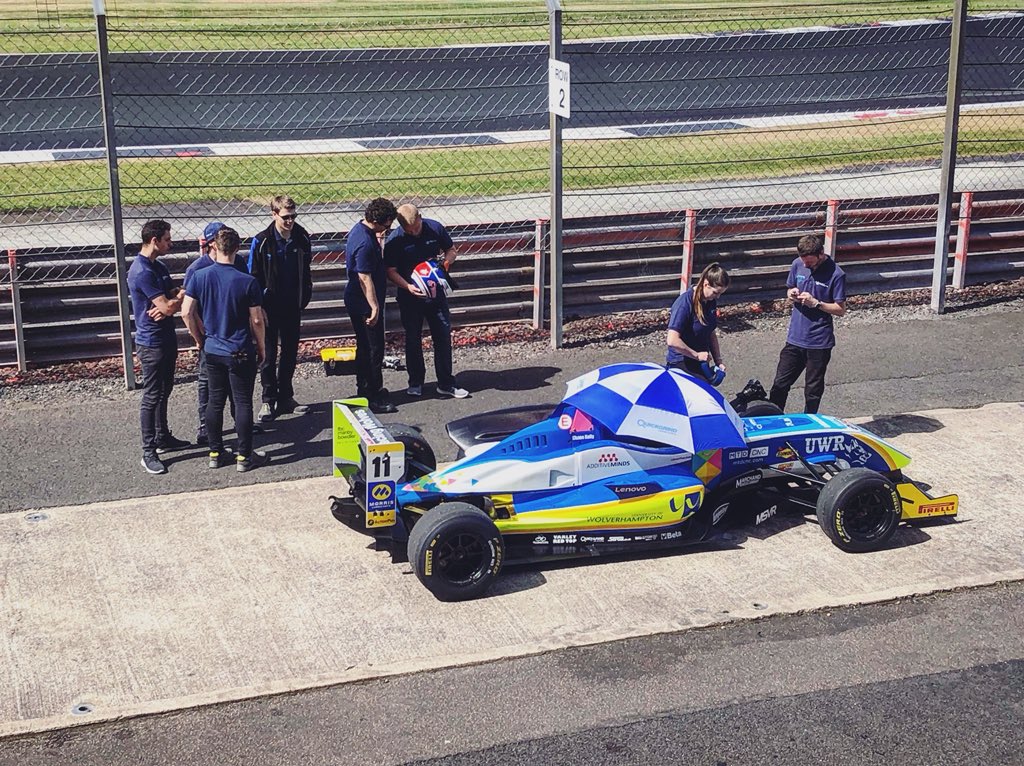 pepper_cherry's tweet image. Had a great day with @UWRacing at @SilverstoneUK 😁 #RacingWolves