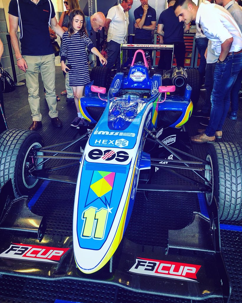 pepper_cherry's tweet image. Had a great day with @UWRacing at @SilverstoneUK 😁 #RacingWolves