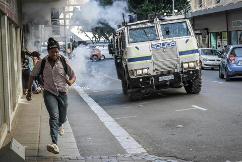 EFFYCDISTRICT_6's tweet photo. Back in the Cape Town CBD from Parliament during #FeesMustFall2016 in the battle field between students and the police (#ANC poor government to specific) fighting for Free Decolonial, Intersectional, Afrocentric Education in our lifetime.
#Asikalibali
#Siyeza
#EFFTurns5 https://t.co/ac6HQX8PNE