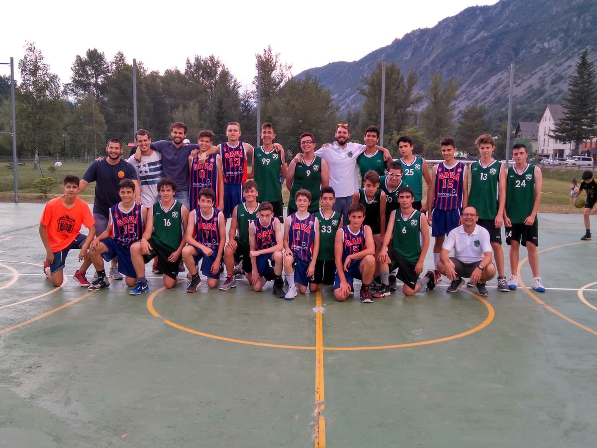 cbmassamagrell's tweet photo. Perfecto final de temporada para nuestr@s equipos.

#SeLlevaElVerde
#LaManzanaMecanica
#CBMassamagrell
@VallebenasketF  @TValleEscondido    #vallebenasket @MassamaEsports https://t.co/DSqk95b019