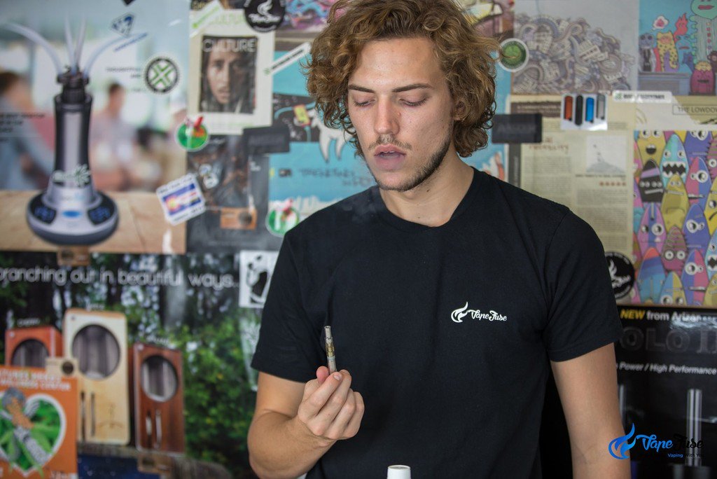vapefuse's tweet photo. "The pens are totally portable, charge quickly, feature an insane battery and are so much easier to consume than joints, bongs or blunts." https://t.co/X5NJFIsIPr #Cannabis #Amsterdam #VapingBuzz #Waxandoil #VapePen #Vapecartridge https://t.co/YIGkz9cQ8W