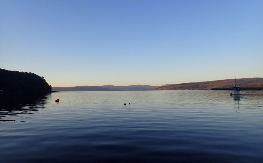 LifeAfloat's tweet photo. A serene summer night here in Tobermory. G'night folks. I hope you enjoy a peaceful night. 😊 https://t.co/RiBW9nUeen