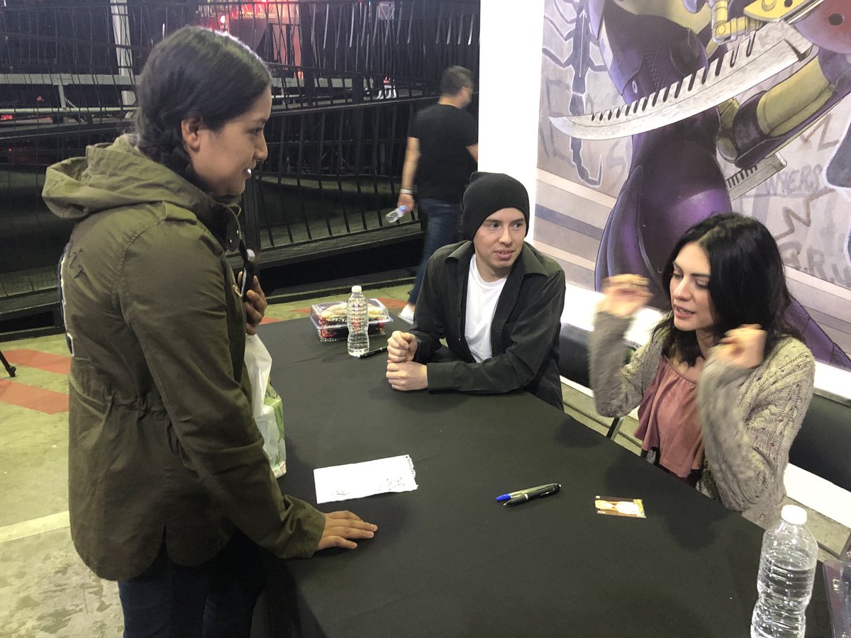 SMASH_CONmx's tweet photo. No te pierdas la firma de autógrafos con @AleDelint_ y @Nyghtwalker, las voces en español de Asuna y Kirito en Sword Art Online. 
¡Solo en #SMASHCON18! https://t.co/6SszFlldsD