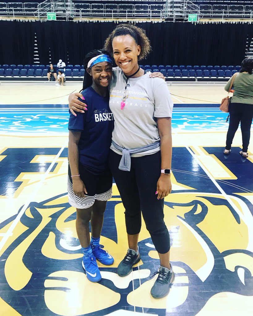 Michiyah Simmons had a great day at camp today. Received her first college offer as well 🙌🏾🏀 #FIUPanthers #SheGotGame #SheBalls #TrustTheProcess #CO’22