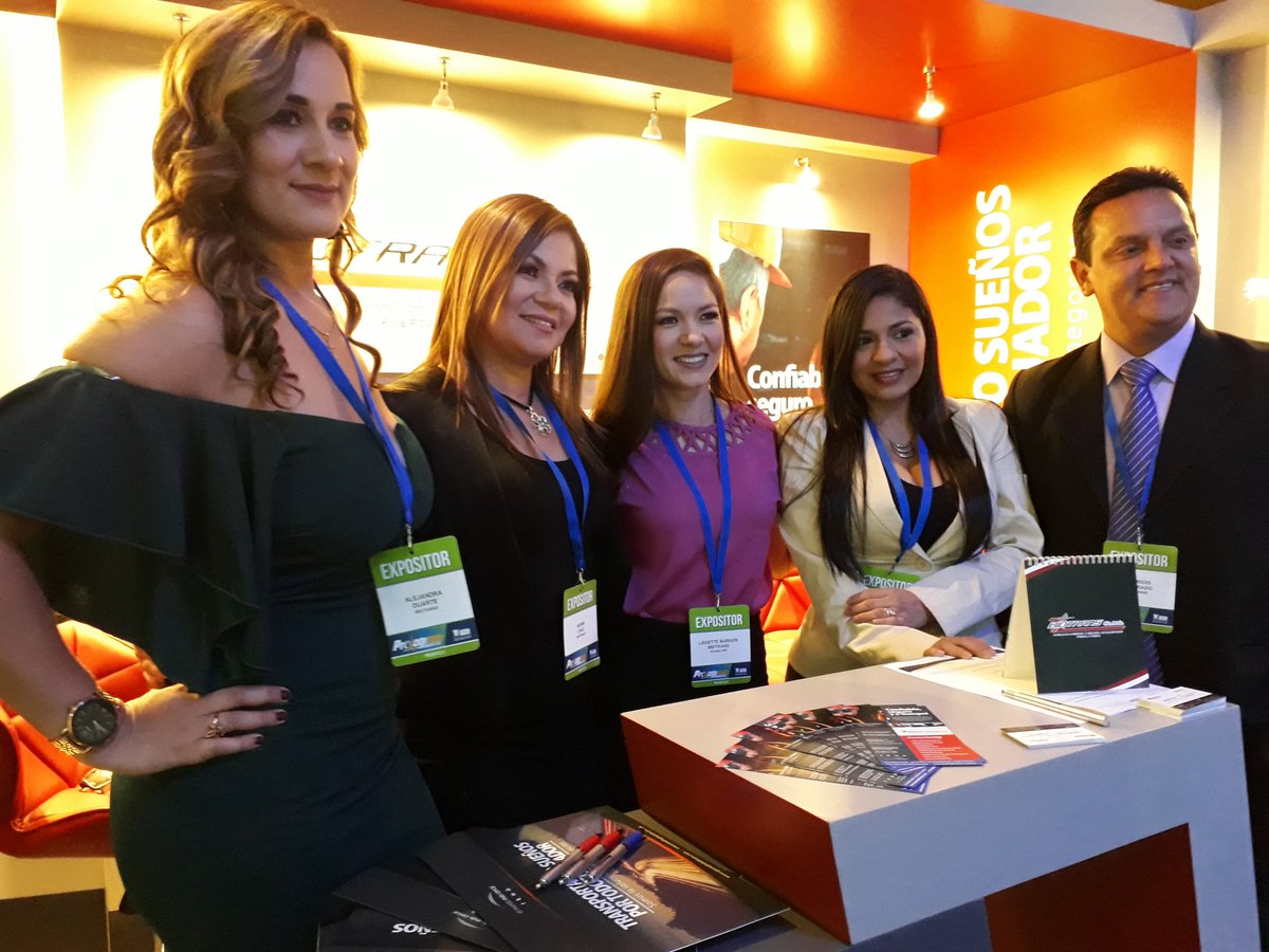 BidtransEcuador's tweet photo. #Bidtrans y #TradingExpress #Elmundomáscerca Presentes en la Feria de Logística y Transporte del Ecuador la #Prologitec2018 4.0 en #Guayaquil https://t.co/w9d8ypgY0b