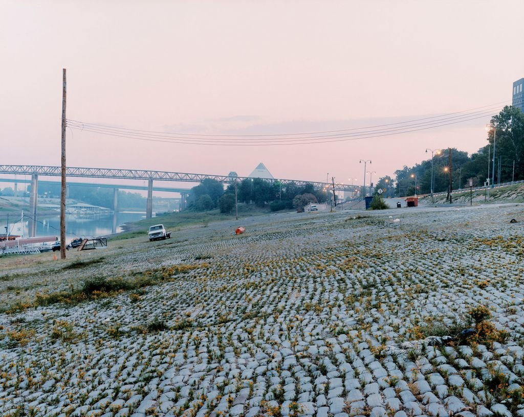 Alec Soth's first photographic series, 'Sleeping by the Mississippi,' evolved from a series of road trips along the Mississippi River made between 1999 and 2002: buff.ly/2IuABNg