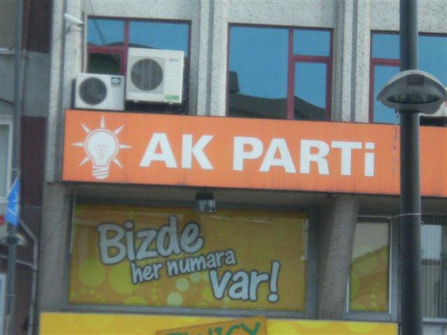 ay_moon_ay's tweet photo. 15 yıl önce 
Oy çalma yoktu 
Sandık başında nöbet tutma yoktu
Televizyonda manipülasyon yoktu
Mühürsüz oy yoktu
TRT ve AA tarafsızdı. 
Tarihin gördüğü en büyük hırsızlık çetesiyle mücadele kolay olmayacak tabi.

#Seçim2018 https://t.co/JWom3RoClK