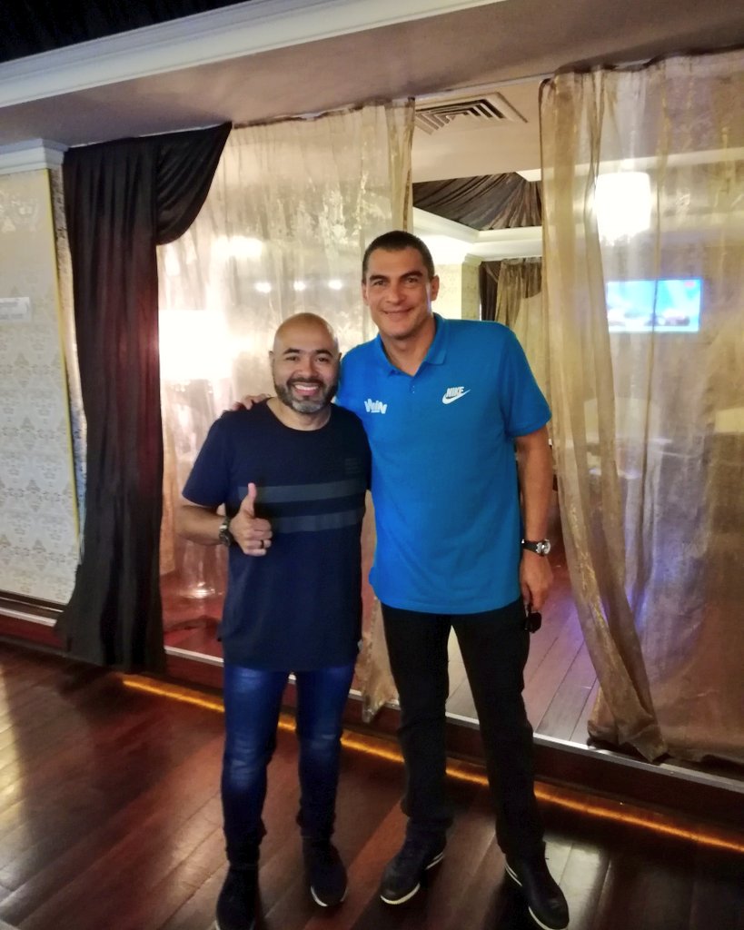 Simplemente puedo decir... Gracias Farid <a href="/rabodeajip/">Pascual Gaviria</a> <a href="/LaLuciernaga/">La Luciérnaga</a> @machadohumor <a href="/santorendon/">Santiago Rendón</a> <a href="/IvanMarinSoyYo/">Iván Marín</a> <a href="/polillafeliz/">N.N</a> <a href="/DonJediondo/">Don Jediondo</a> <a href="/gusgomez1701/">Gustavo Gómez Córdoba</a> <a href="/alexandramonto/">Alexandra Montoya</a>