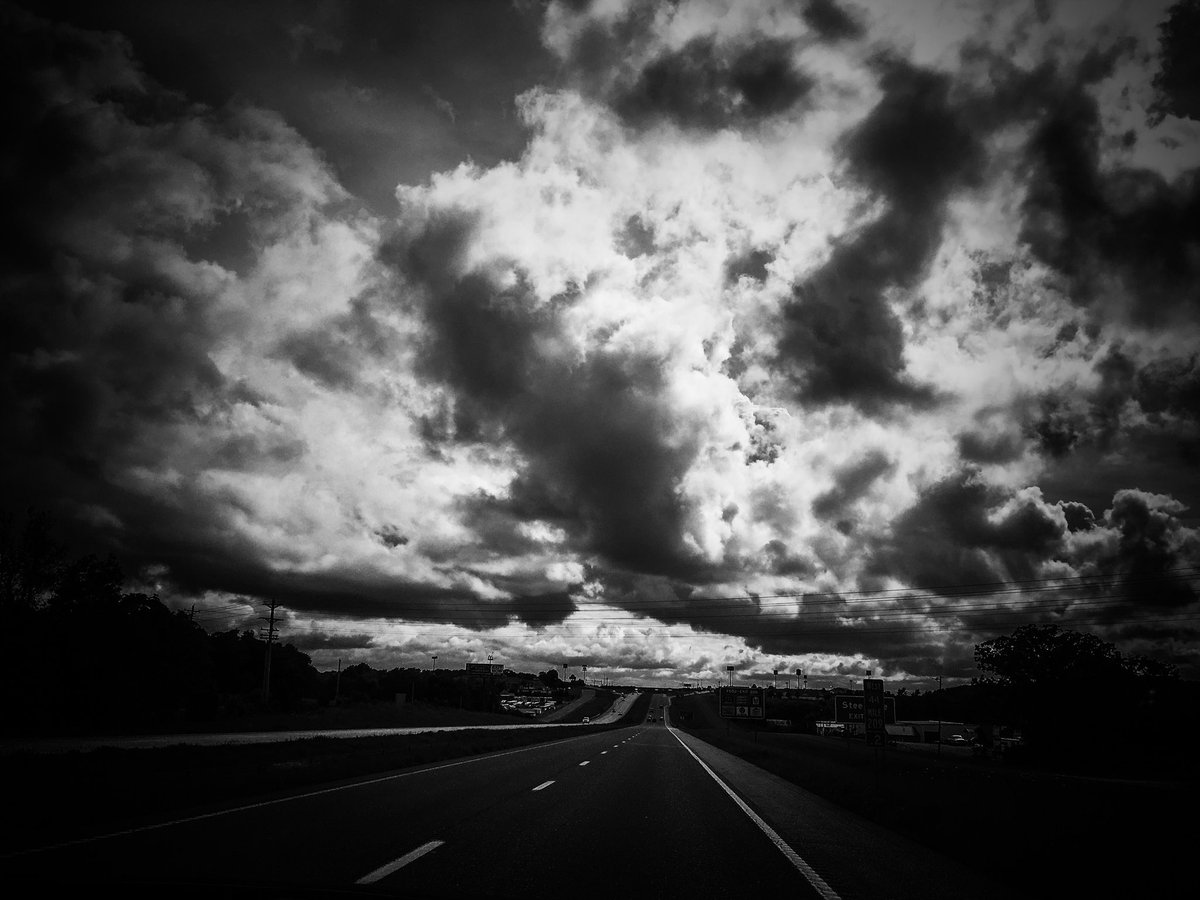 shooter412's tweet photo. #boredphotog #interstate44 #missouri #prettyclouds #blackandwhitephotography https://t.co/TYoz2NzGEQ