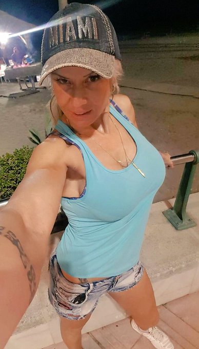 Con este paseito os doy las buenas noches ! ❤ #Body #BodyGym #Sexy #Hot #Boobs #Show #SnakeTeam https://t<a href="/tag/body"class="tags"><span>#body</span></a><a href="/tag/sexy"class="tags"><span>#sexy</span></a><a href="/tag/show"class="tags"><span>#show</span></a><a href="/tag/hot"class="tags"><span>#hot</span></a><a href="/tag/boobs"class="tags"><span>#boobs</span></a><a href="/tag/bodygym"class="tags"><span>#bodygym</span></a><a href="/tag/snake"class="tags"><span>#snake</span></a>