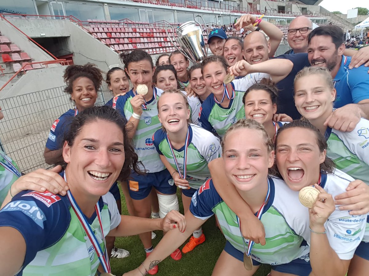 Stf_ric's tweet photo. CHAMPIONNES DE FRANCE 🇫🇷 !! Merci pour tout les filles !💚💙💚💙 #Lovemyteam #7emefois  #LMRCVfamily #putaindenanas  @LMRCV_F https://t.co/RLiPBe6hgn